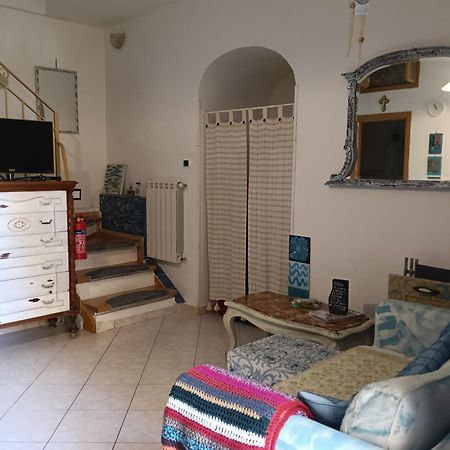 Little Art House Apartman Gaeta Kültér fotó