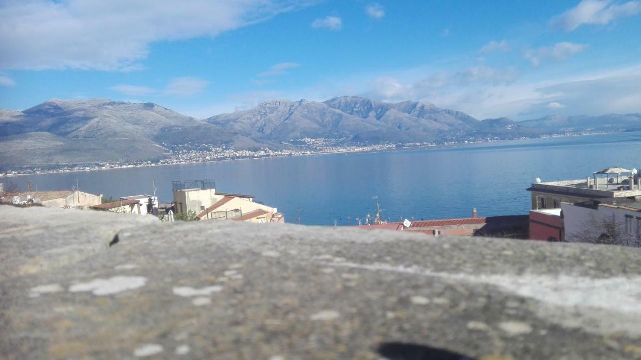 Little Art House Apartman Gaeta Kültér fotó